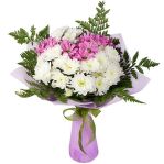 №175    Букет из 3 кустовых хризантем с папоротником.